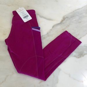 Fabletics Fuchsia 7/8 workout leggings